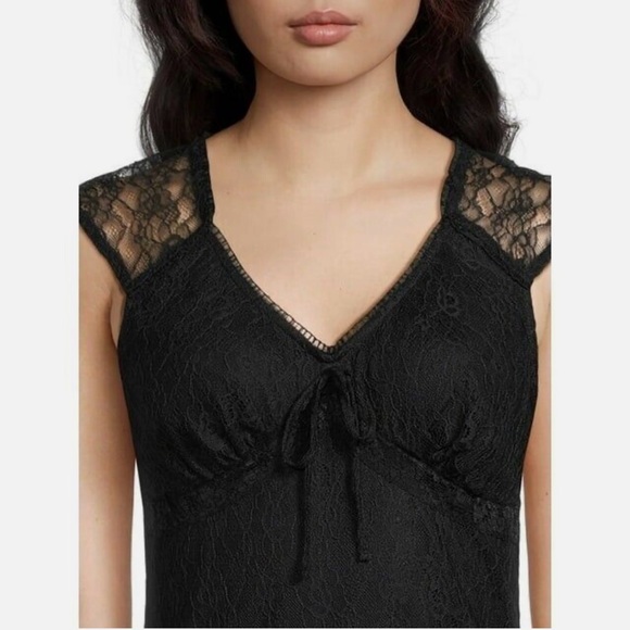 No Boundaries Black Lace Top - Picture 11 of 11